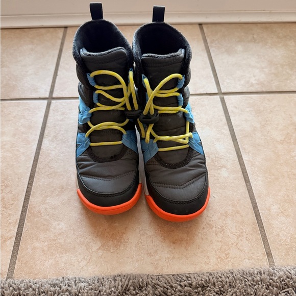 {Sorel} - Picture 2 of 3